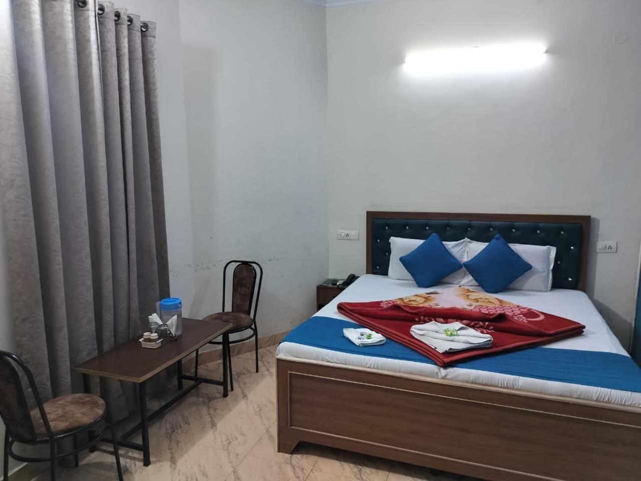 Hotel Holiday Inn Paradise Chandigarh Ngoại thất bức ảnh