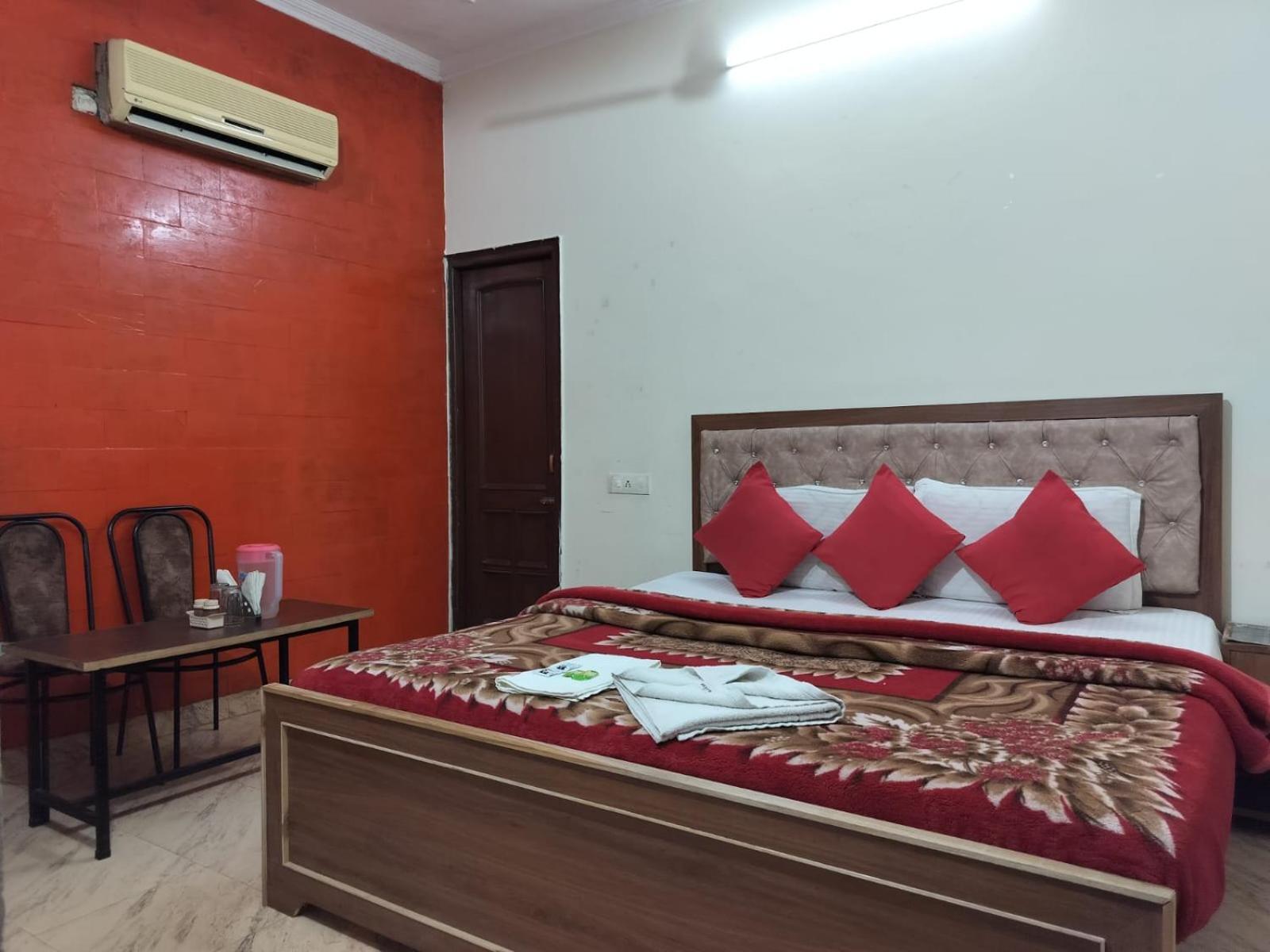 Hotel Holiday Inn Paradise Chandigarh Ngoại thất bức ảnh