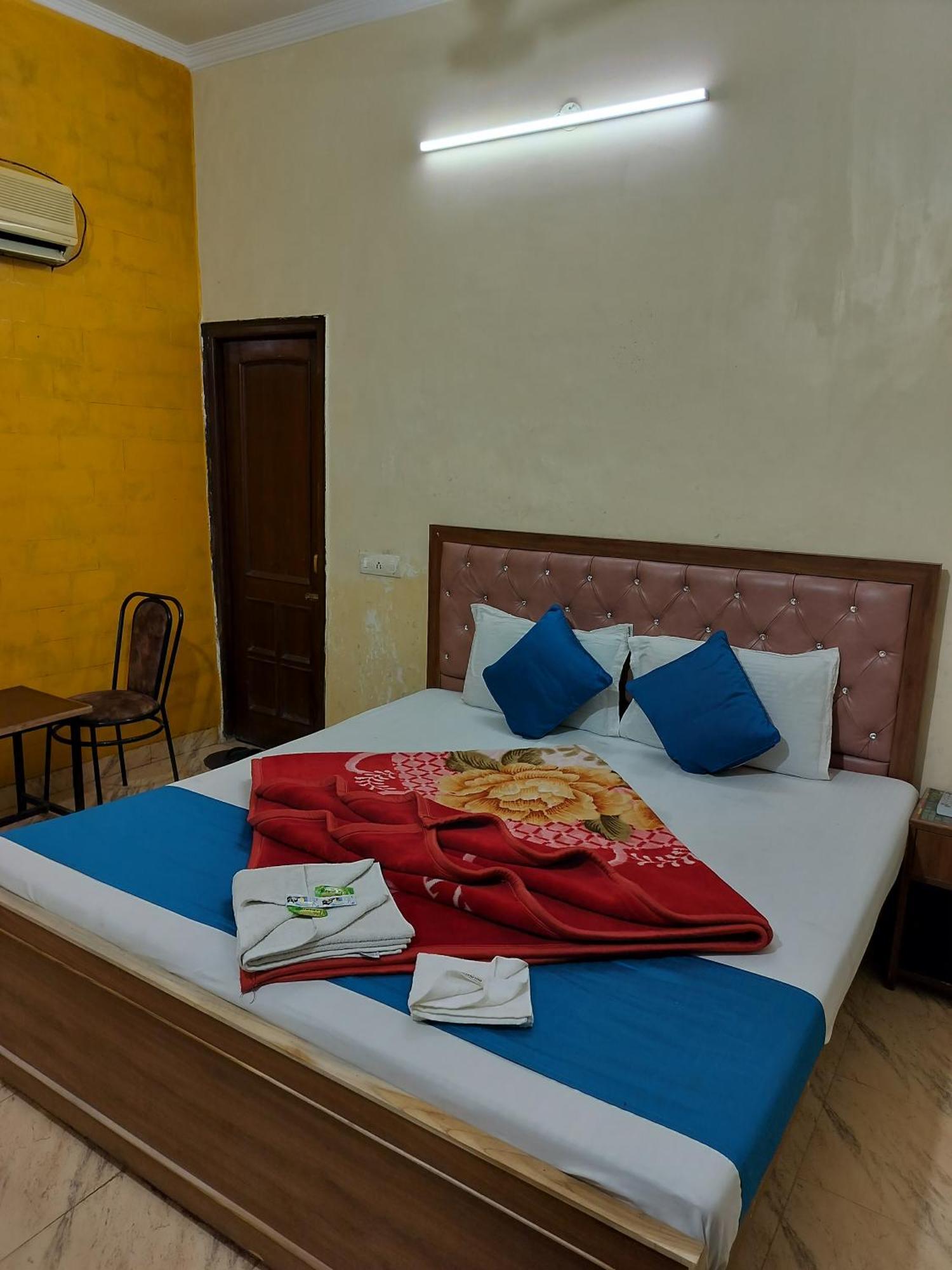 Hotel Holiday Inn Paradise Chandigarh Ngoại thất bức ảnh