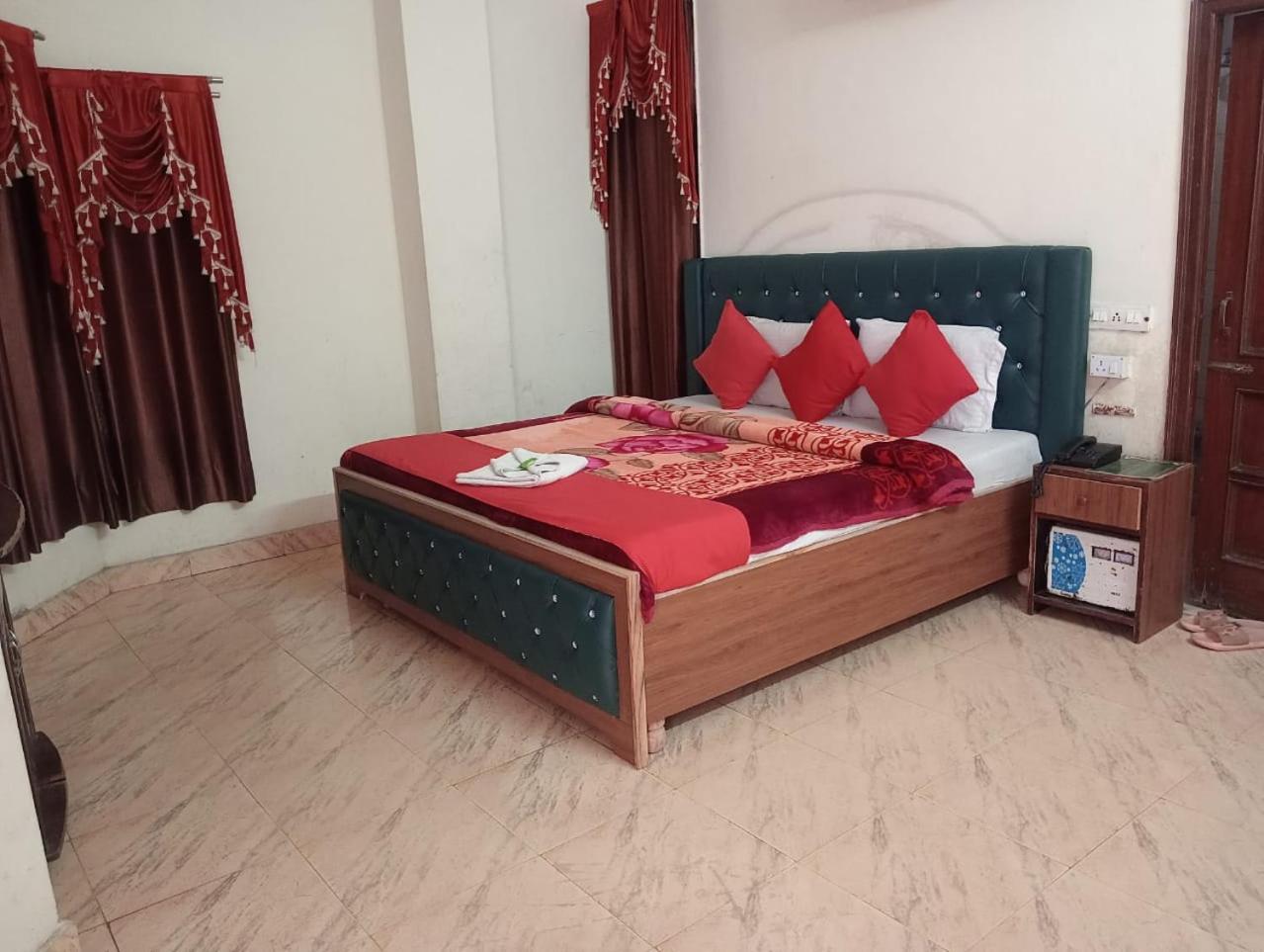 Hotel Holiday Inn Paradise Chandigarh Ngoại thất bức ảnh